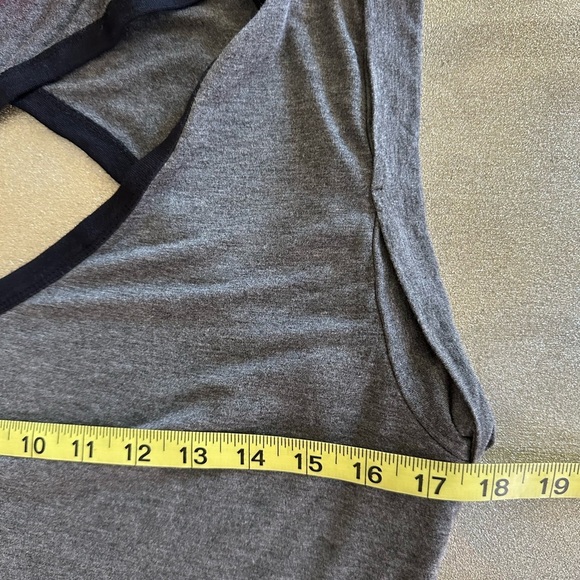 Betsey Johnson Gray Sleeveless Criss-Cross Open Back Fitted Muscle Tee (732) - Picture 8 of 10